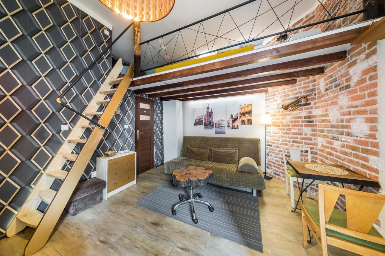 Studio Z Ogrodem Przy Starej Zajezdni Krakkó Kültér fotó